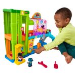 Fisher-Price Little People Toddler Playset with Figures & Toy Car - Image 3
