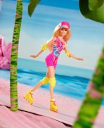 Barbie Movie Doll, Margot Robbie as Barbie in Inline Skating Outfit - Image 7