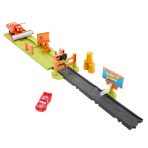 Disney and Pixar Cars Frank Escape & Stunt Race Playset - Image 5