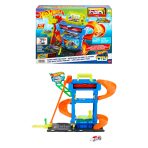 Bundle: Hot Wheels Tunnel Twist Car Wash & 5-Car Pack - Image 4