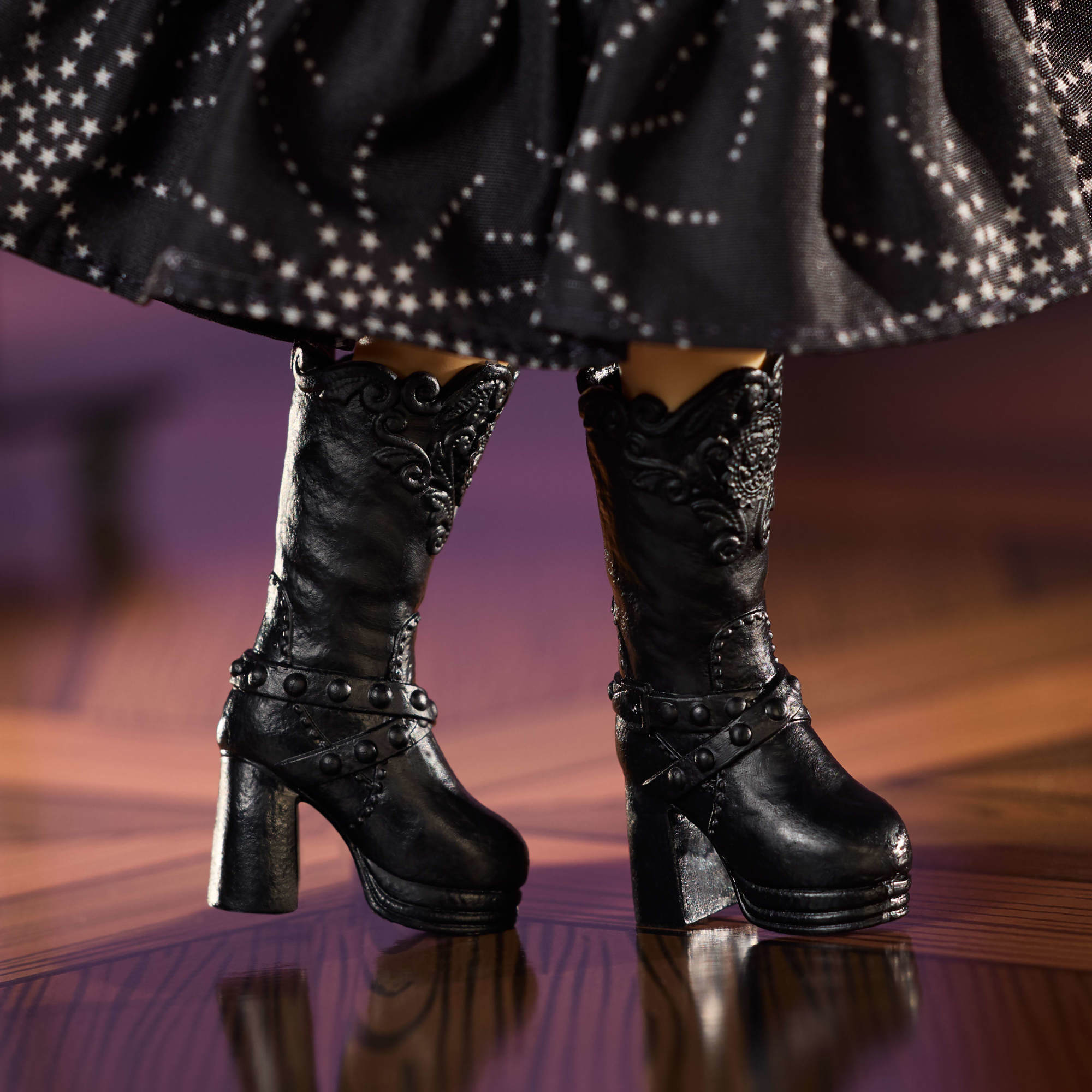 Barbie Inspiring Women Anna Sui Collectible Doll - Image 16