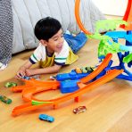 Hot Wheels Stunt Tracks Mid-Air Crash - Image 2